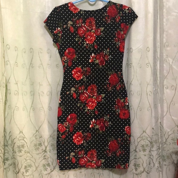 Dress - Picture 2 of 4